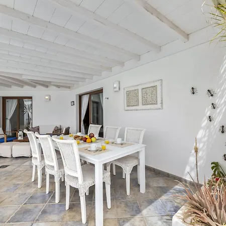 Flora - Vipvipvillas Vila *