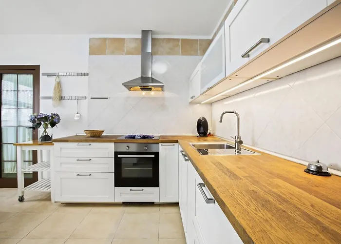 Flora - Vipvipvillas Villa