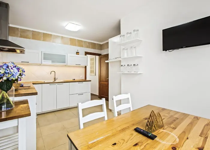 Flora - Vipvipvillas Villa *