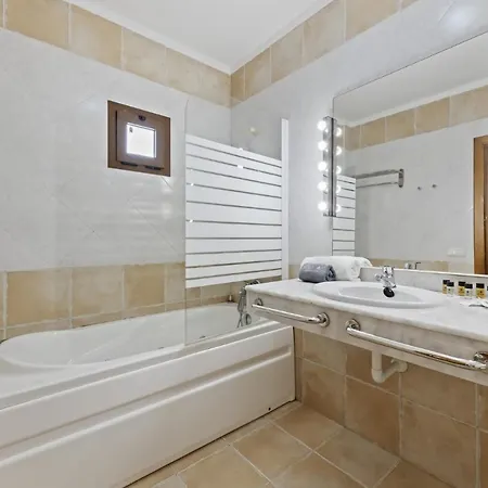 Flora - Vipvipvillas Villa Playa Blanca (Lanzarote)