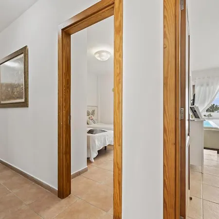 Flora - Vipvipvillas * Playa Blanca (Lanzarote)