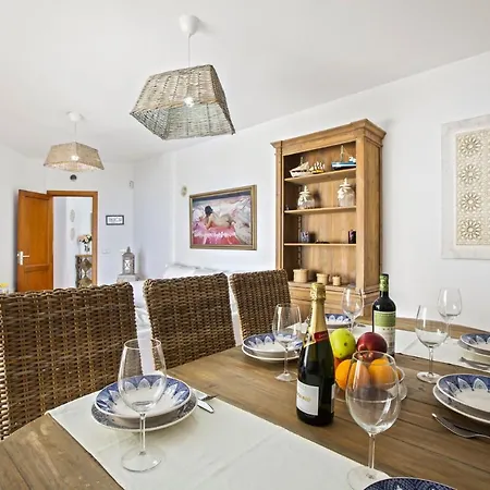 Flora - Vipvipvillas Villa Playa Blanca (Lanzarote)