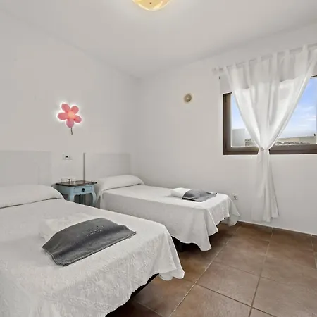 Flora - Vipvipvillas *