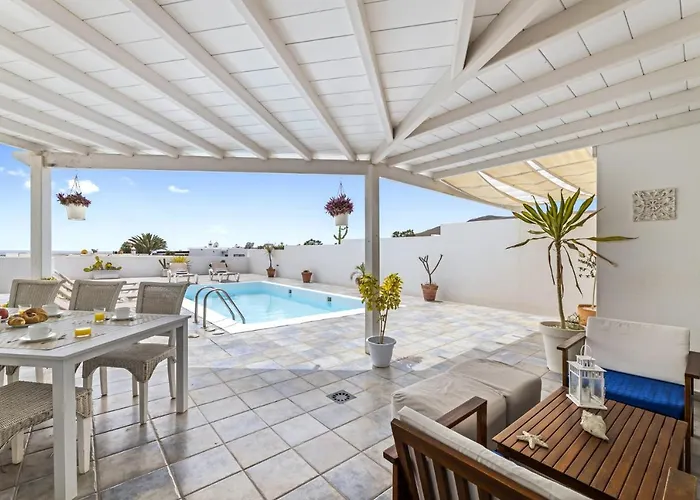 Flora - Vipvipvillas * Playa Blanca (Lanzarote)