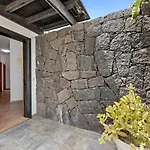 Flora - Vipvipvillas *